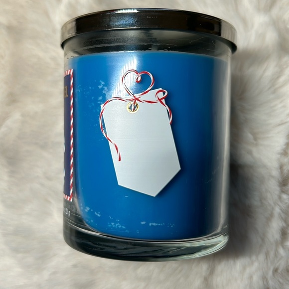COCONUT ANGEL CAKE CANDLE  NWT❄
2/$20 Pair with another candle - Picture 5 of 6